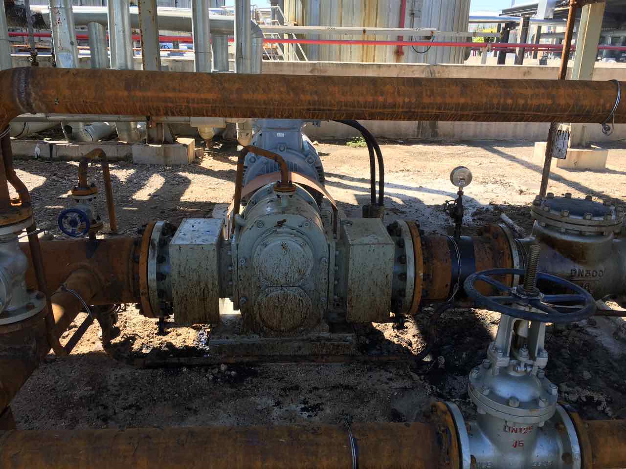 工位實(shí)拍--超稠原油卸車泵2 工位實(shí)拍--超稠原油卸車泵2