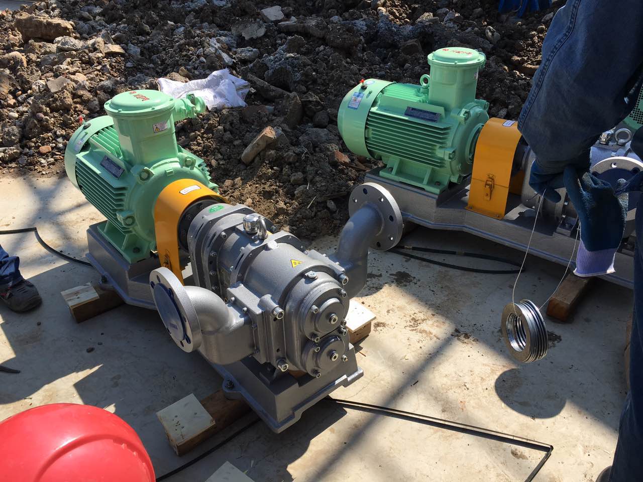 羅德乙醇卸車轉子泵安裝準備工作