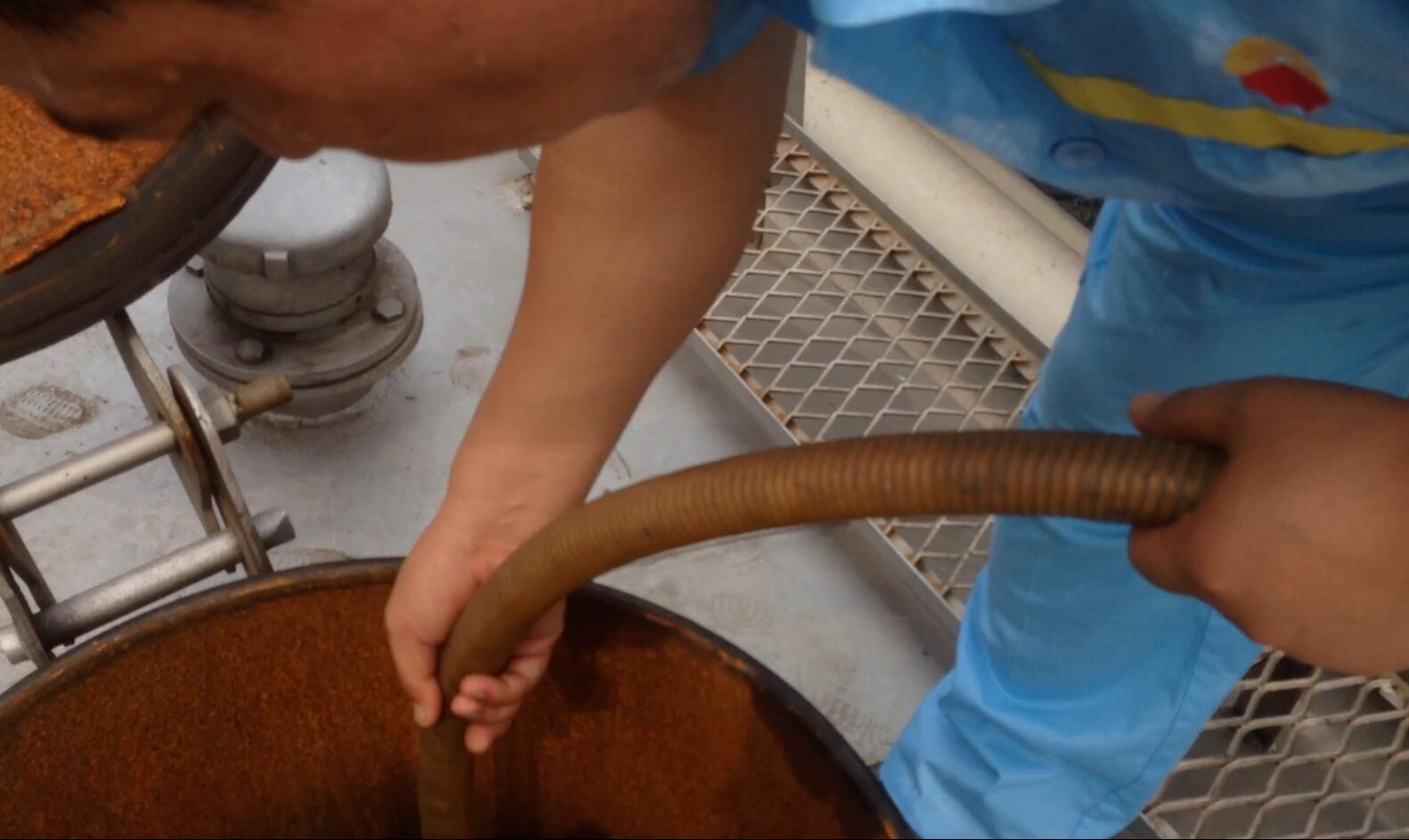 凸輪轉子泵應用卸油掃倉工位的保養方式。